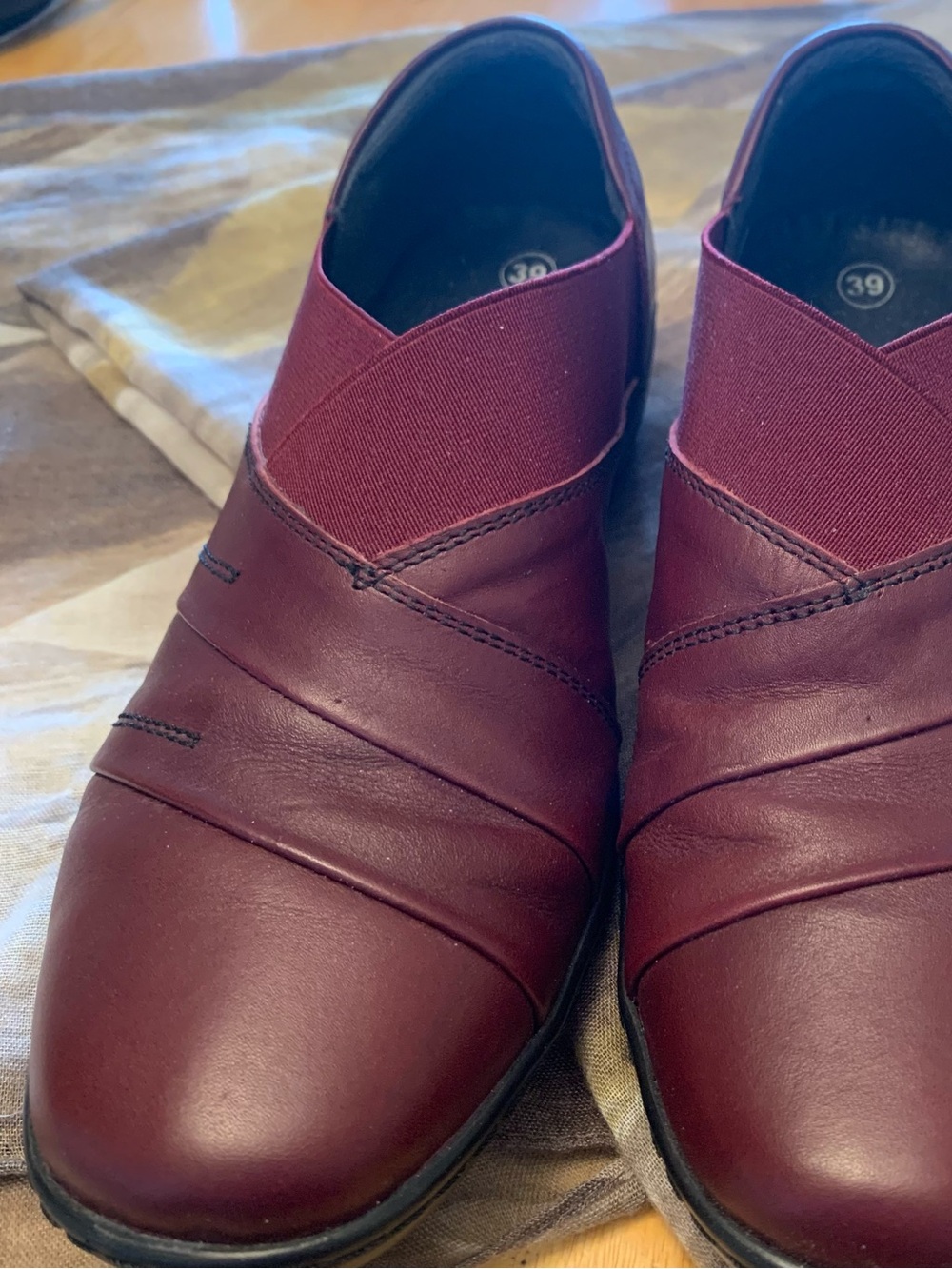 Volks Walkers Womens Slip-On Leather Casual Shoes - Burgundy